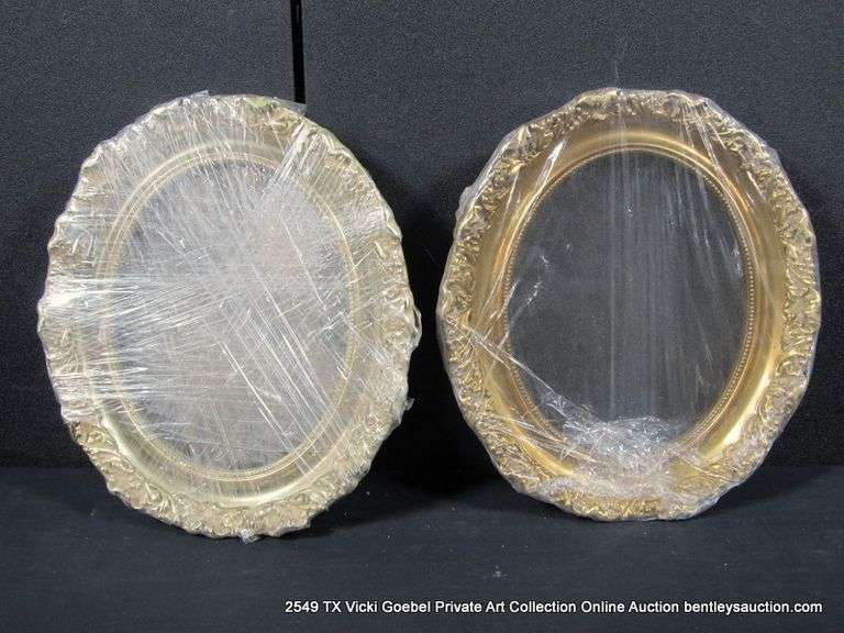 CIRCULAR GOLD PAINTED, CARVED ORNATE WOODEN FRAME 11 X 13