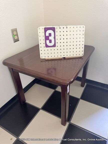 HIGH POINT FURNITURE INDUSTRIES 9123WAL WOOD END TABLE, 20" X 24" X 28"