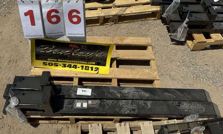 2025 WOLVERINE NON-ADJUSTABLE CLIP-ON PALLET FORK MODEL: TF2-66-4000G