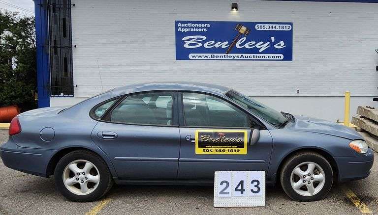 2001  FORD  TAURUS  SE / SE-2 VALVE  SEDAN  87,975 MILES