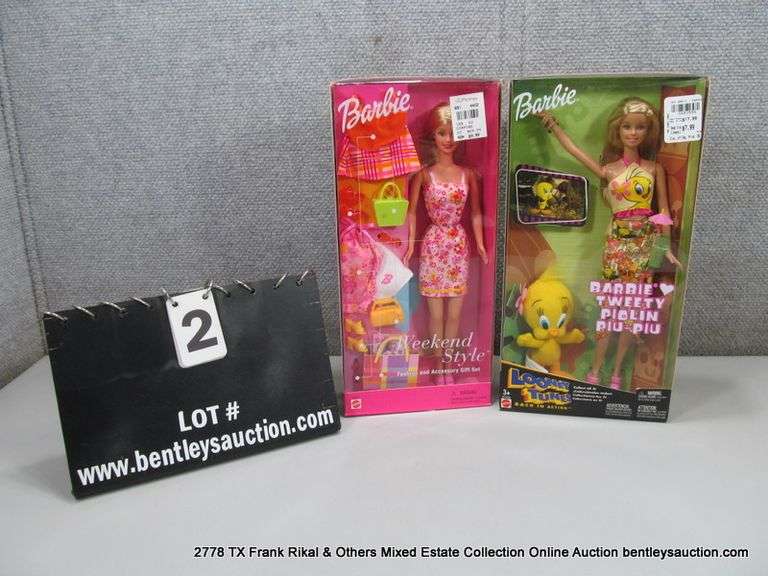 LOT 2: BARBIE LOONEY TOONS TWEETY BARBIE, BARBIE WEEKEND STYLE DOLL FASHIONS & ACCESSORIES GIFT SET