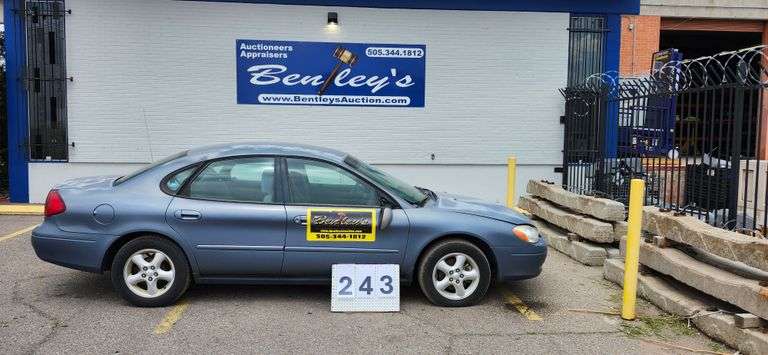 2001  FORD  TAURUS  SE / SE-2 VALVE  SEDAN  87,975 MILES