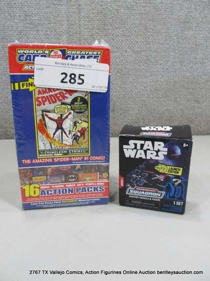 LOT: (2) STAR WARS CARDS AND COLLECTIBLES