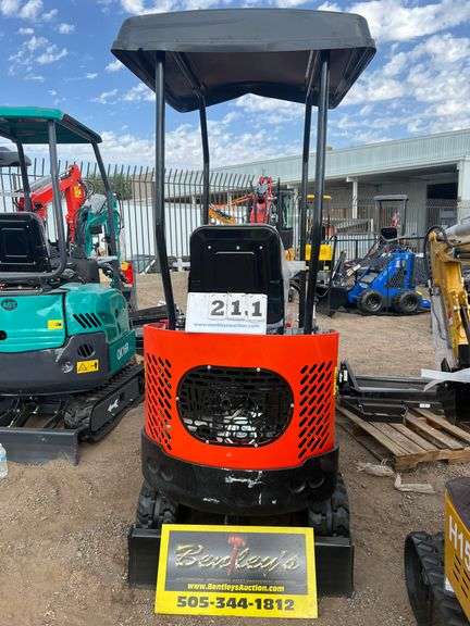 2024/2025 AGT MINI EXCAVATOR MODEL: WH12R - RATO GASOLINE ENGINE, S/N: WH12R20241231S659