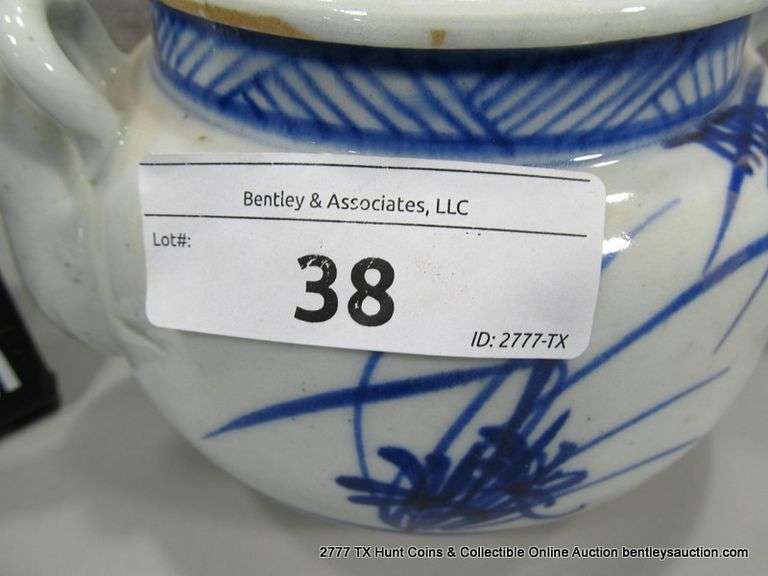 LOT 2: ASIAN TEAPOTS & UNMARKED CREAMER DISH