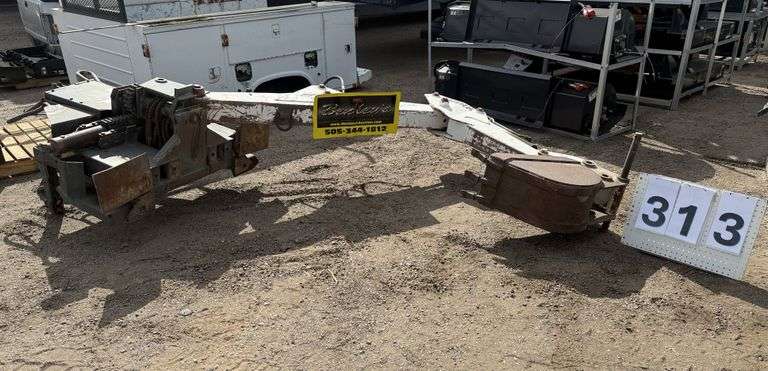 BOBCAT BACKHOE ATTACHMENT MODEL: 909, S/N: 6561138-M-1470 - FADED PAINT/RUST AND NORMAL WEAR & TEAR
