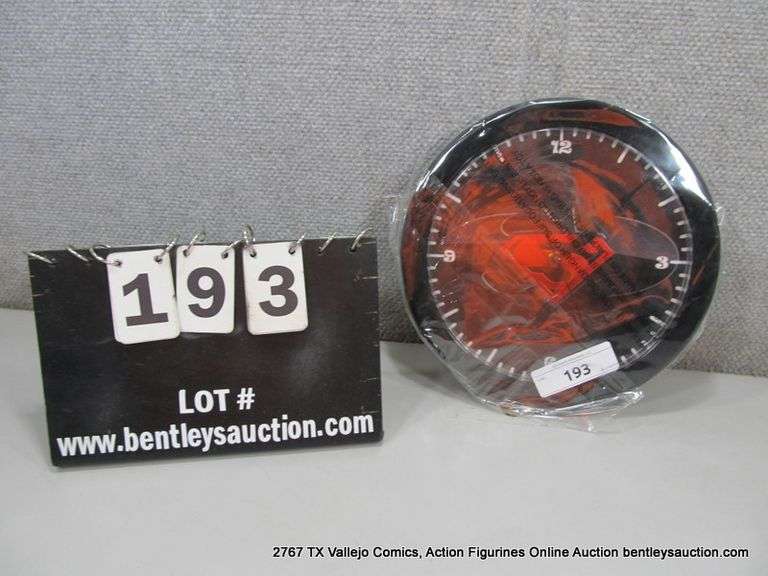 D.C. BATMAN & SUPERMAN CLOCK