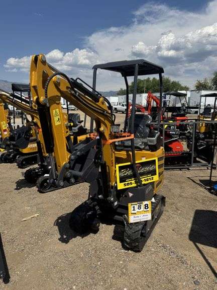 2024/2025 AGT MINI EXCAVATOR MODEL: MX12RX - BRIGGS & STRATTON GASOLINE ENGINE,