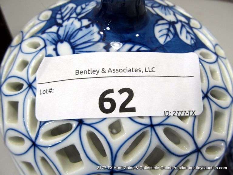 LOT: CERAMIC VASE & POTPOURRI BOWL