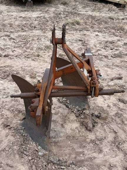 DEERBORN 2-BOTTOM PLOW