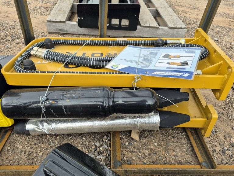 2024/2025 AGT SKID STEER BREAKER MODEL: SSHH680, S/N: SSHH68025010501N