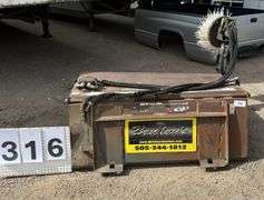 BOBCAT INGERSOLL-RAND SWEEPER 60, S/N: 714408845 - NON-RUNNER, FADED PAINT, MISSING BODY ARTS, RUST,