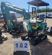 2024/2025 AGT MINI EXCAVATOR MODEL: MH12R - RATO GASOLINE ENGINE, S/N: MH12R2025010M704 (KEY)