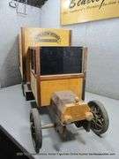 SALESMAN SAMPLE APPLE ESTAE JAMAICA RUM WOODEN TRUCK