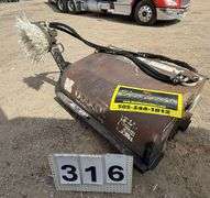 BOBCAT INGERSOLL-RAND SWEEPER 60, S/N: 714408845 - NON-RUNNER, FADED PAINT, MISSING BODY ARTS, RUST,