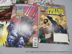 COMIC GRAB BAG: DC/CATWOMAN DEFIANT