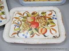 LOT: (3) RETRO TV EATING TRAYS