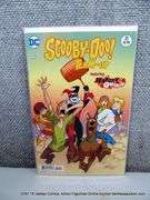 LOT: (2) SCOOBY-DOO TEAM UP FT. HARLEY QUINN