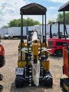 2024/2025 AGT MINI EXCAVATOR MODEL: H15R - 420CC GASOLINE ENGINE, S/N: H15R20241231V0683