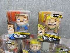 LOT: (5) WWPEE "THE HANGREES" FIGURES