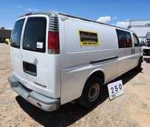 1997  CHEVROLET  EXPRESS  3500 (1 TON)  CARGO VAN  UNKNOWN