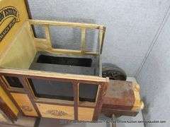 SALESMAN SAMPLE APPLE ESTAE JAMAICA RUM WOODEN TRUCK