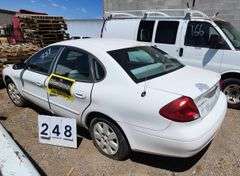 2001  FORD  TAURUS  SEDAN  61,044 MILES