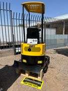 2024/2025 AGT MINI EXCAVATOR MODEL: QH12R - 420CC GAS ENGINE, S/N: QH12R240824000014 (KEY)