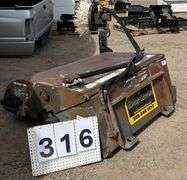 BOBCAT INGERSOLL-RAND SWEEPER 60, S/N: 714408845 - NON-RUNNER, FADED PAINT, MISSING BODY ARTS, RUST,