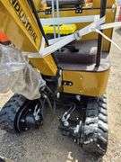 2024/2025 AGT MINI EXCAVATOR MODEL: H15R - 420CC GASOLINE ENGINE, S/N: H15R20241231V0683