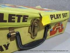 FORT TOTE-A-WAY VINTAGE PLAY SET