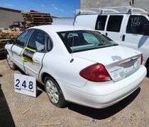 2001  FORD  TAURUS  SEDAN  61,044 MILES