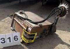 BOBCAT INGERSOLL-RAND SWEEPER 60, S/N: 714408845 - NON-RUNNER, FADED PAINT, MISSING BODY ARTS, RUST,