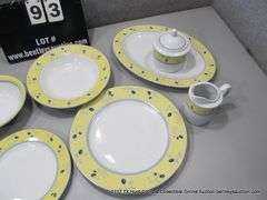 ROYAL DOULTON BLEBERRY 88 PC CHINA SET: 14 CUPS, SUGAR & CREAMER, 10 BOWLS 6.5", (2) SALAD PLATES 9"