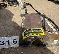 BOBCAT INGERSOLL-RAND SWEEPER 60, S/N: 714408845 - NON-RUNNER, FADED PAINT, MISSING BODY ARTS, RUST,