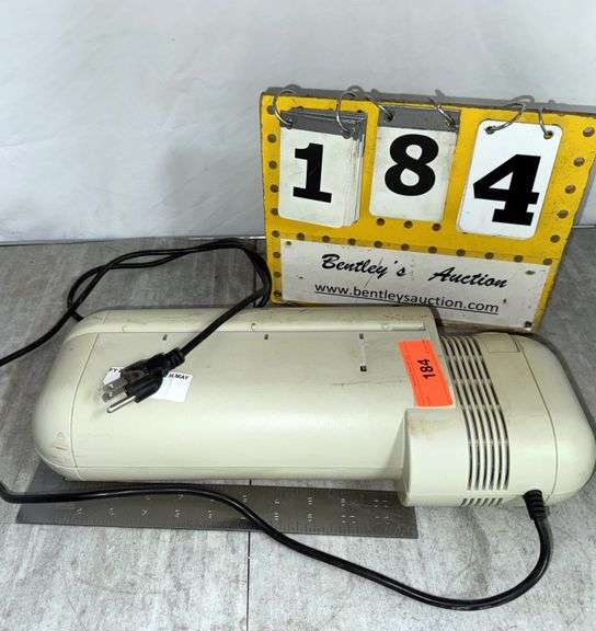 SWINGLINE 535 3-HOLE PUNCH