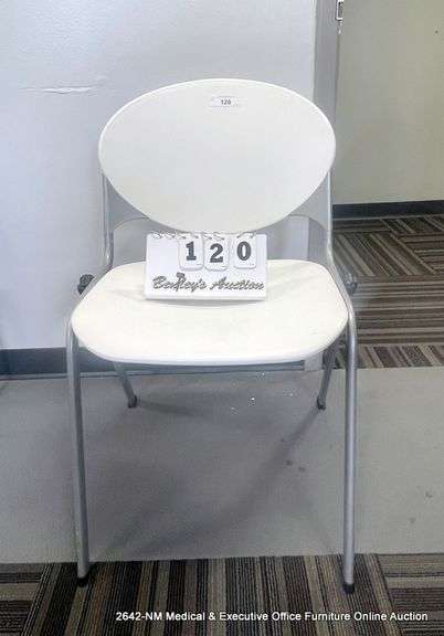 NATIONAL CINCH PLASTIC CHAIR