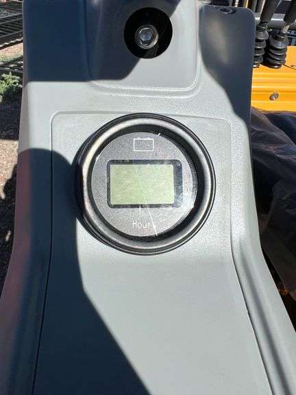2024/2025 AGT MINI EXCAVATOR MODEL: MX12RX - BRIGGS & STRATTON GASOLINE ENGINE,