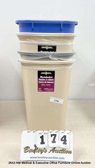 (4) TRASHCANS