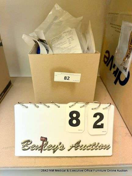 BOX OF NEBULIZER ADAPTERS