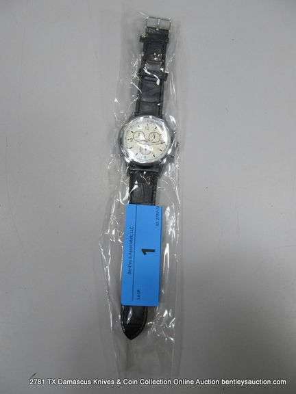 QUARTZ ANALOG MENS WRISTWATCH W/ 3 SUB DIALS - WHITE FACE - BROWN BAND