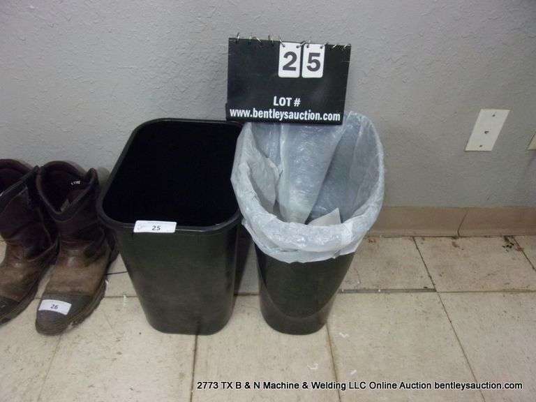 LOT: PLASTIC BLACK DESK WASTE CANS