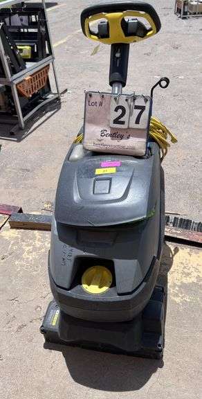 KARCHER ARMADA CARPET EXTRACTOR 6 GALLON - FORWARD AND REVERSE