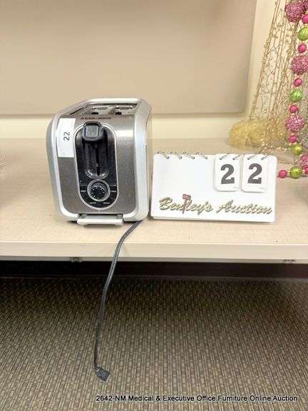BLACK: DECKER TOASTER