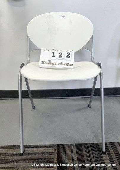 NATIONAL CINCH PLASTIC CHAIR