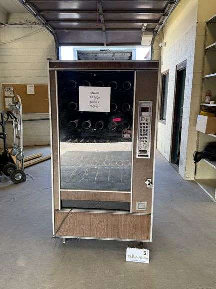 AUTOMATIC PRODUCTS SNACK SHOP, MODEL 7600, S/N 7026457