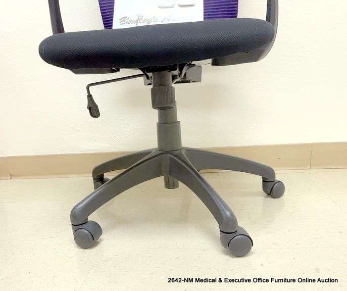 PURPLE/BLACK OFFICE CHAIR ON CASTERS