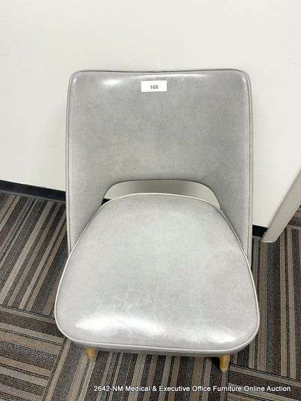 GRAY OFFICE CHAIR