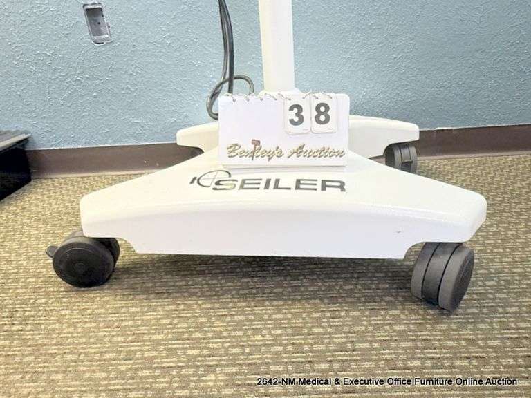 SEILER MH - 1047 MICROSCOPE