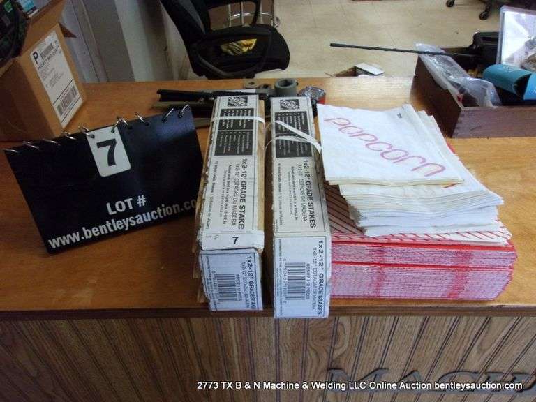 LOT: GRADE STAKES, POPCORN BAGS & BOXES